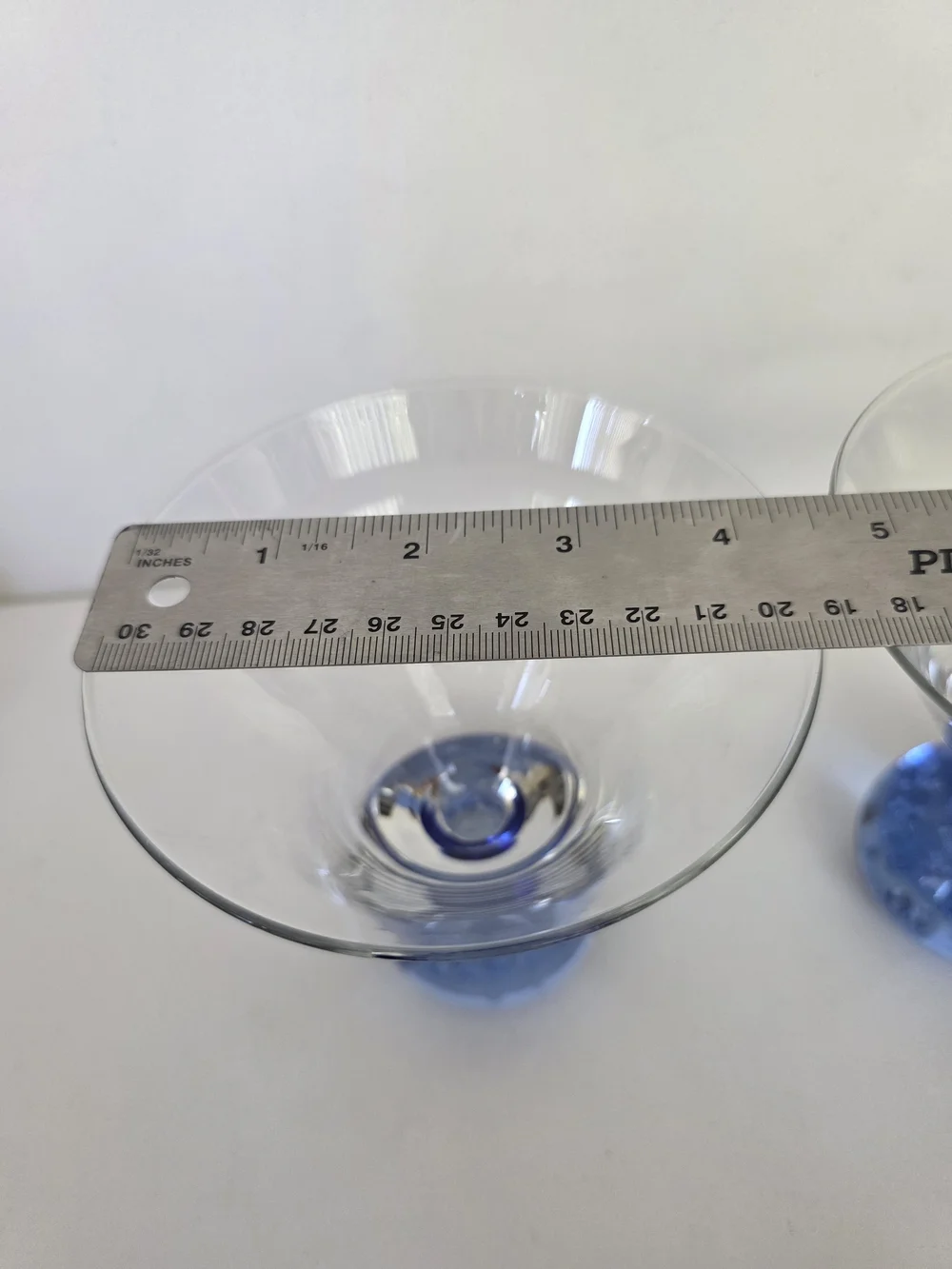Bullicante Blue Stem Martini Glasses - Set of 2